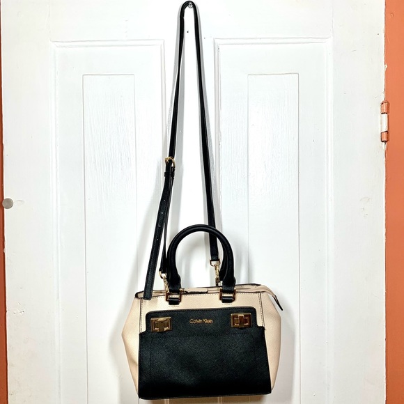 New Calvin Klein Crossbody Purse Handbag - Picture 1 of 4